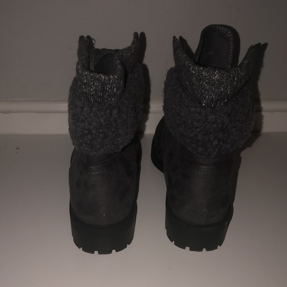 These are Serra boots never worn